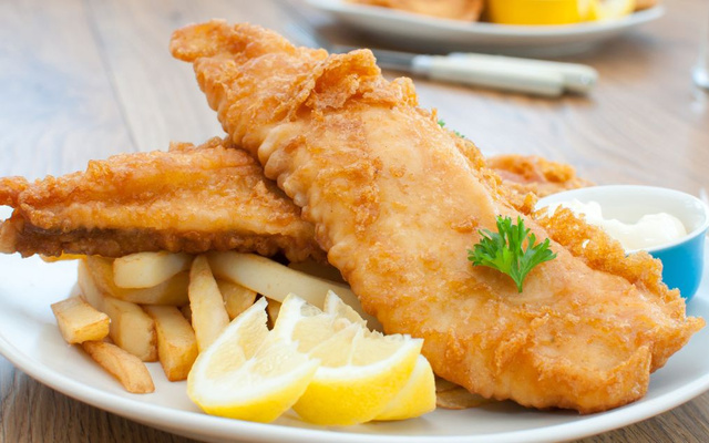 Peixe empanado na airfryer