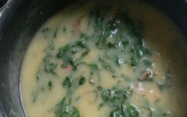 Caldo verde com couve