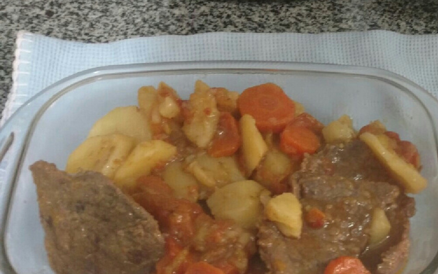 Bife fácil na panela de pressão