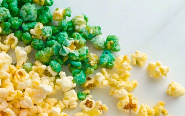 Pipoca verde doce e amarela salgada perfeita e crocante