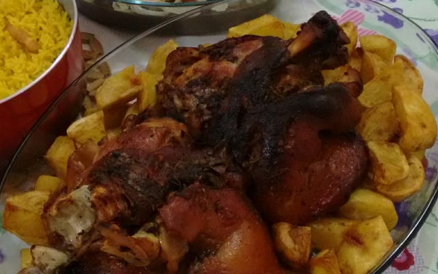 Joelho de porco assado no forno