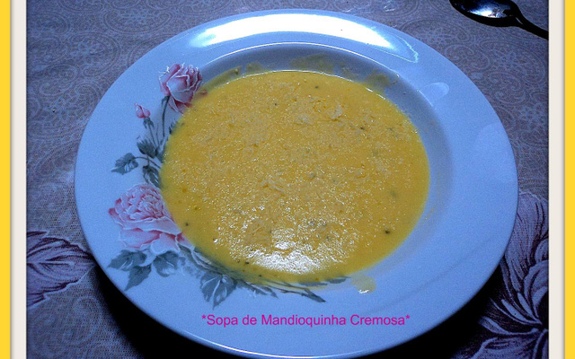 Caldo de mandioquinha cremoso