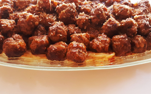 Espaguete com almôndegas