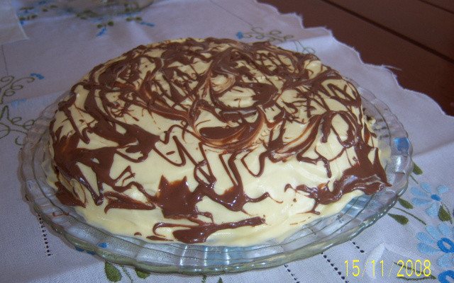 Pudim de limão com molho de vinho branco