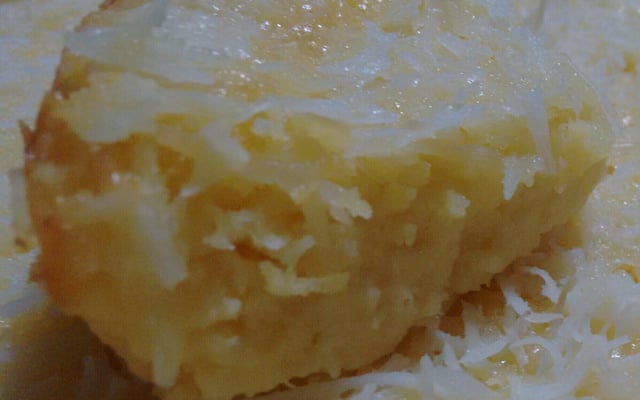 Bolo cremoso de milho verde