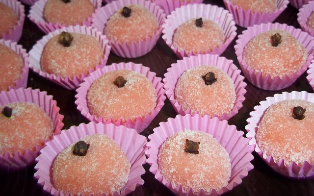 Beijinho de morango no micro-ondas