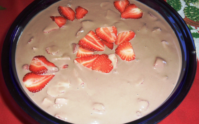 Estrogonofe de chocolate com morangos