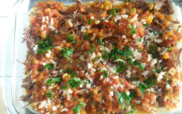 Purê de batata com carne (ponta de peito)