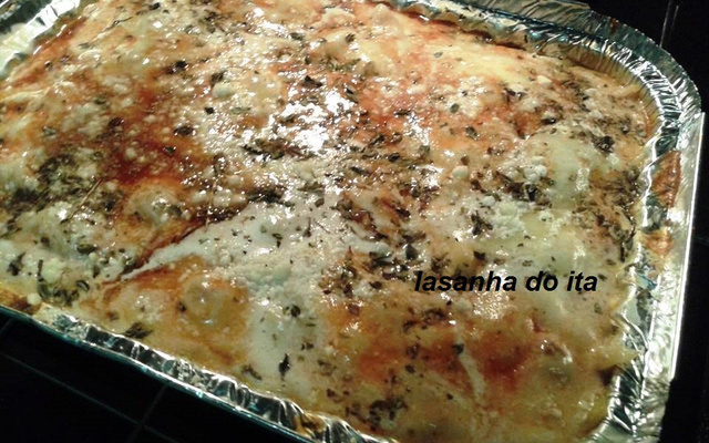 Lasanha de pão e molho branco