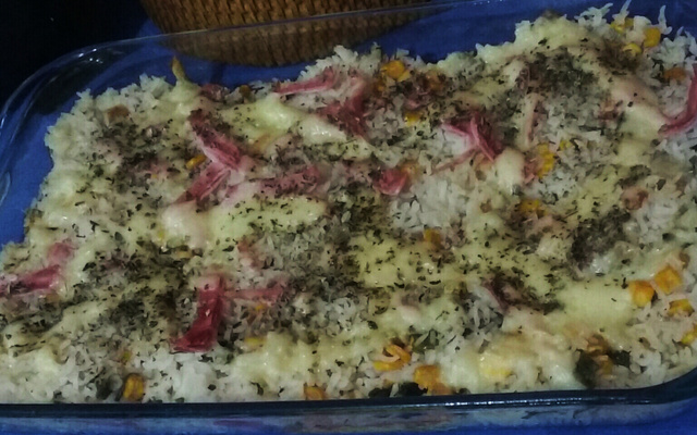 Arroz de forno com presunto e queijo