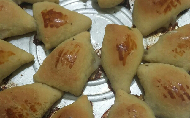 Esfiha de frango simples, barata e rápida