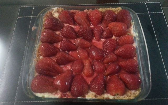 Torta de morango bem fácil de fazer