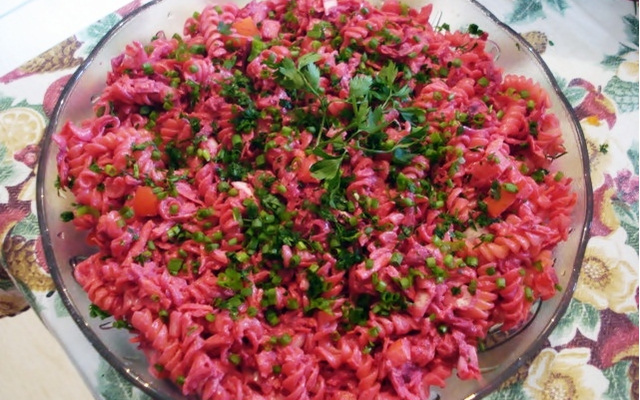 Salada de macarrão simples