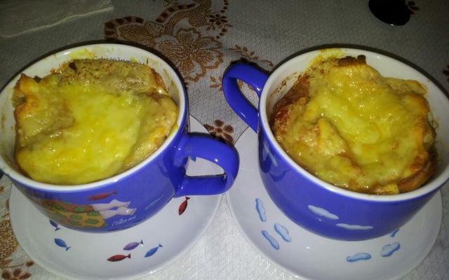 Sopa de cebola francesa