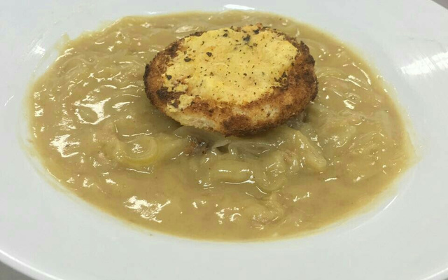 Sopa de cebola gratinada