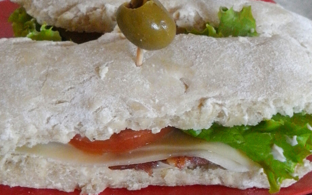 BLT (bacon,lettuce and tomate)