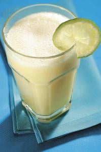 Suco de caju com limão super refrescante