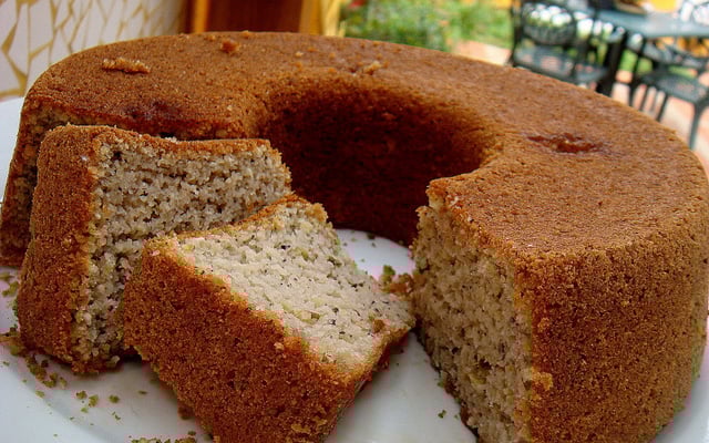 Bolo de batata-doce com coco fit