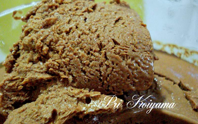 Sorvete ou creme de chocolate ao licor e nozes