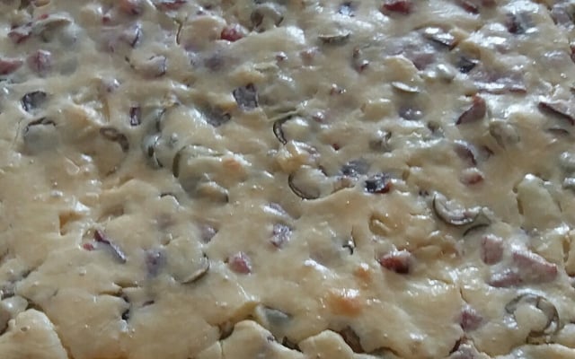 Torta de calabresa acebolada