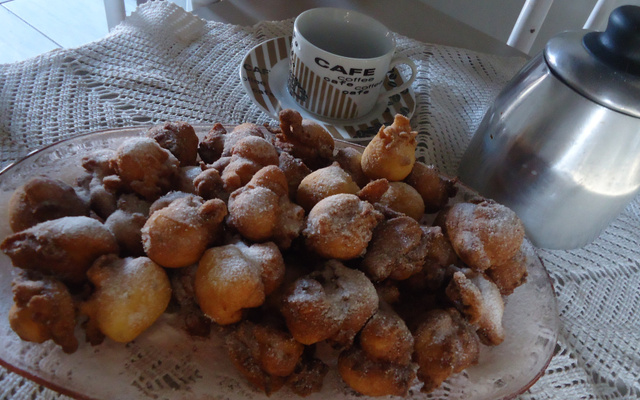 Bolinho de chuva com fubá