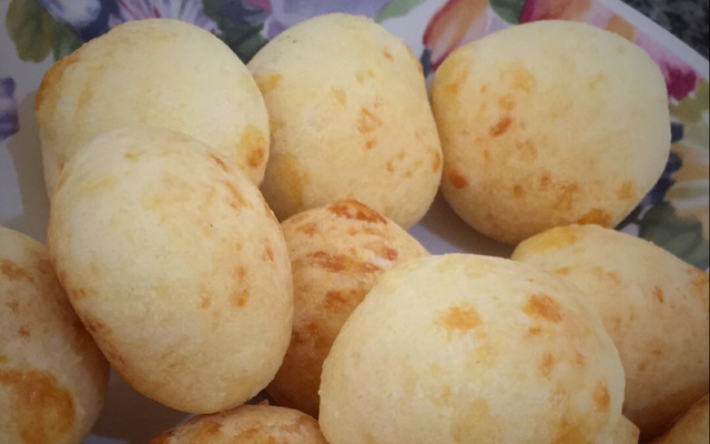 Pão de queijo mineiro superfácil