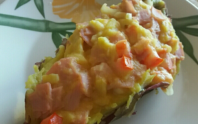 Batata-doce assada e recheada