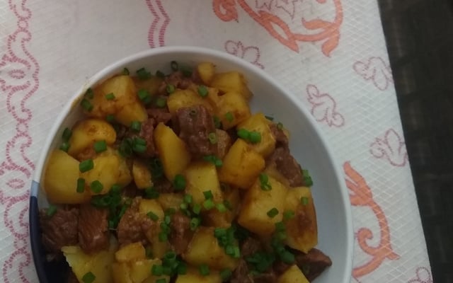 Carne de panela com batata