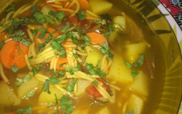 Sopa de legumes fácil e gostosa 