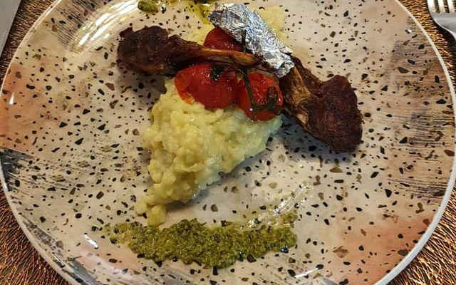 Risoto de tomate seco com molho pesto