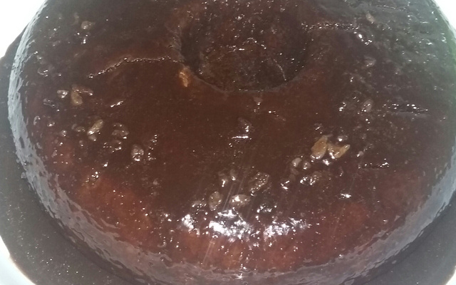 Bolo de cenoura fofinho com cobertura de chocolate