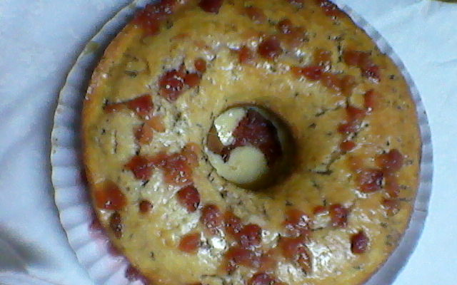 Bolo formigueiro de morango e leite condensado