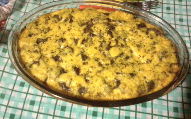 Torta de frango com carne e queijo