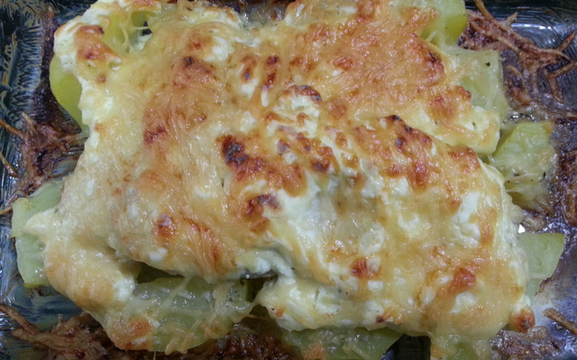 Filé de tilápia gratinado com batatas