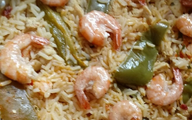 Arroz especial com camarão e frango 