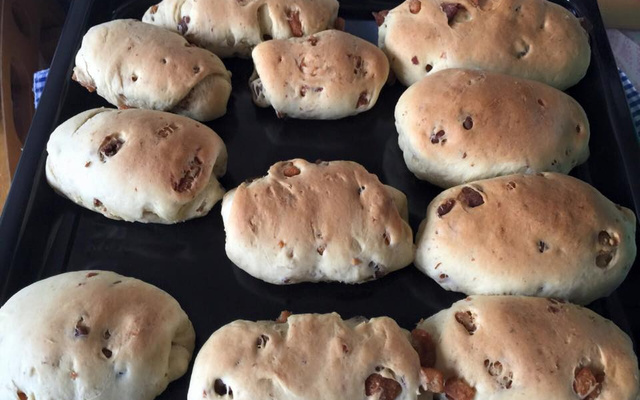 Pão caseiro com torresmo