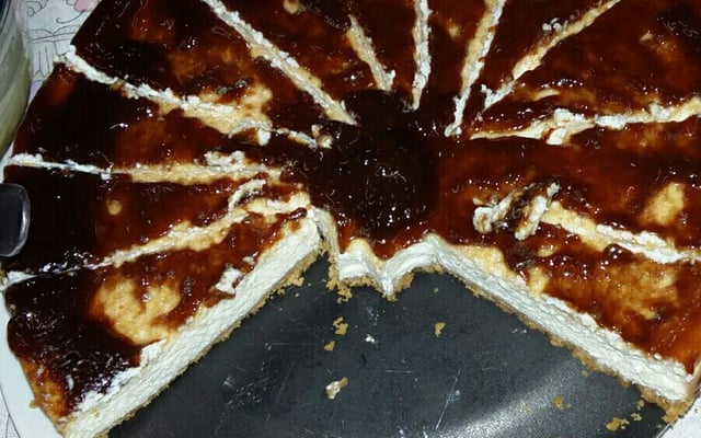 Torta cheesecake com ricota e goiabada