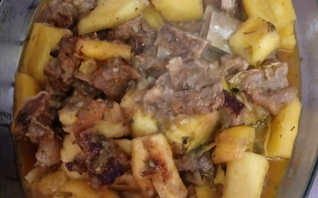 Costela com mandioca simples