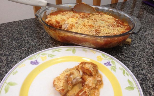 Filé de tilápia à parmegiana