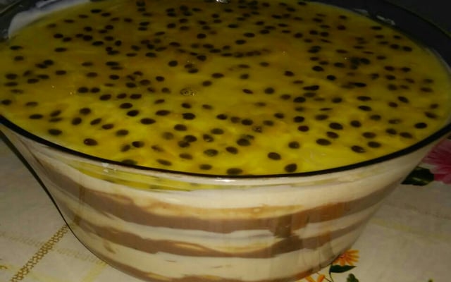 Pavê de chocolate com mousse de maracujá