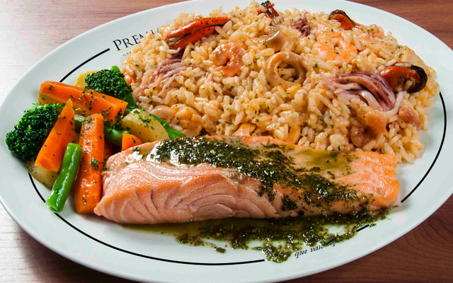 Salmão ao Molho Pesto