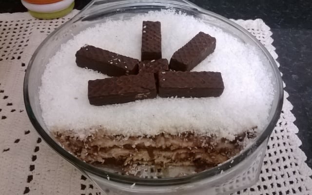 Pavê fácil de chocolate com coco