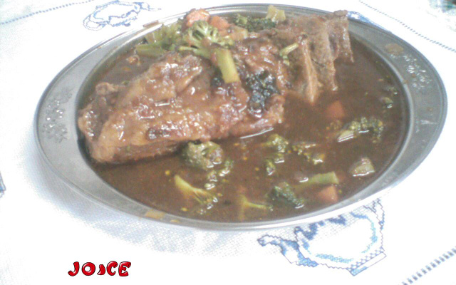 Posta com cerveja na panela de pressão