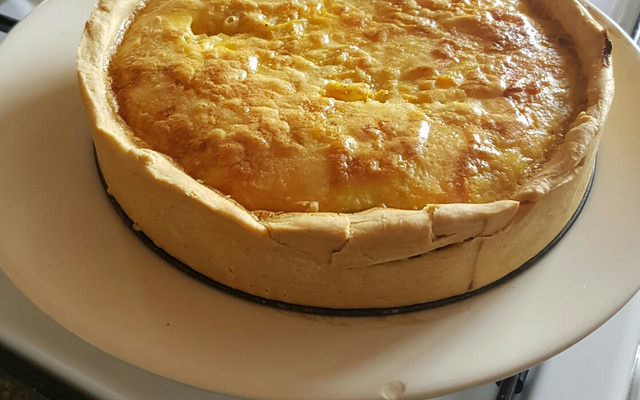 Quiche de blanquet de peru com alho poró