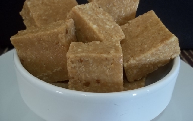 Paçoquinha com leite condensado e bolacha