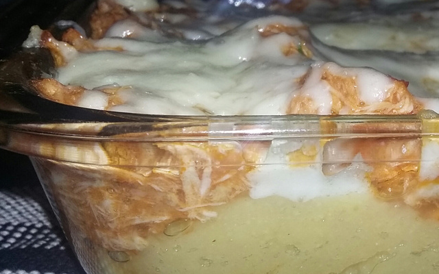 Polenta recheada com frango