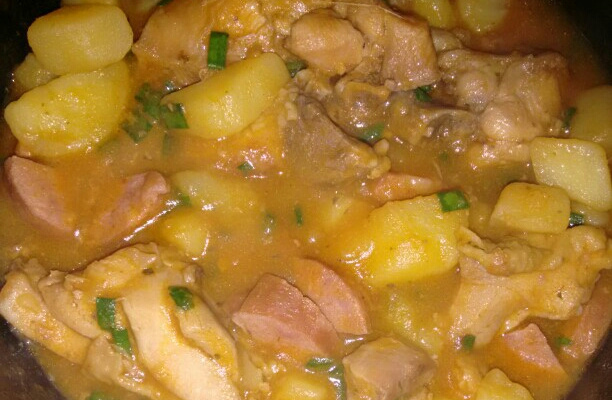 Ensopado de linguiça com batata