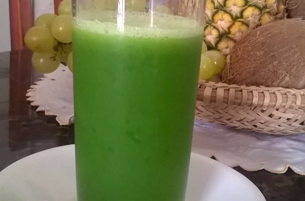 Suco verde refrescante