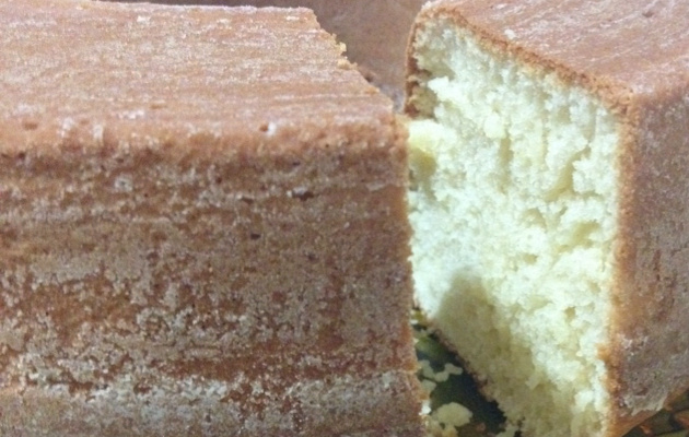 Bolo simples de baunilha