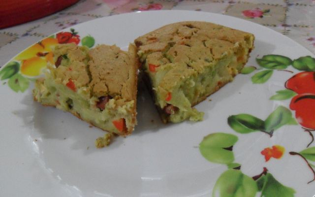 Torta de legumes com calabresa defumada